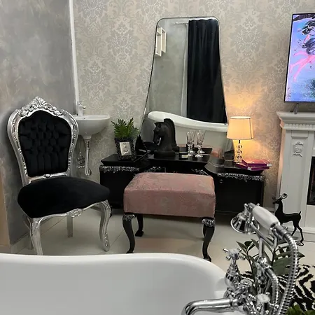 Romantic House Apartment *