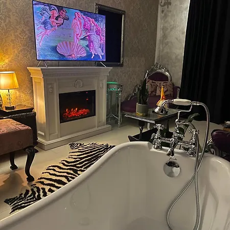 Romantic House Apartment