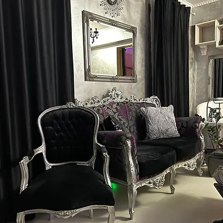 Romantic House *